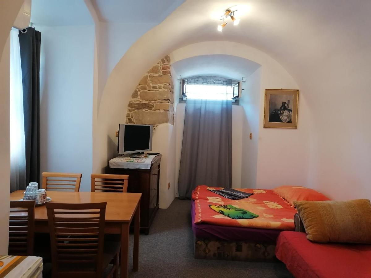 Fara Choustnikovo Hradiste Hotel Bagian luar foto