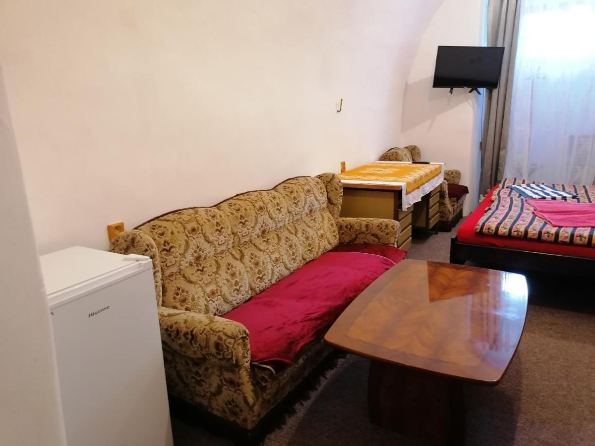 Fara Choustnikovo Hradiste Hotel Bagian luar foto