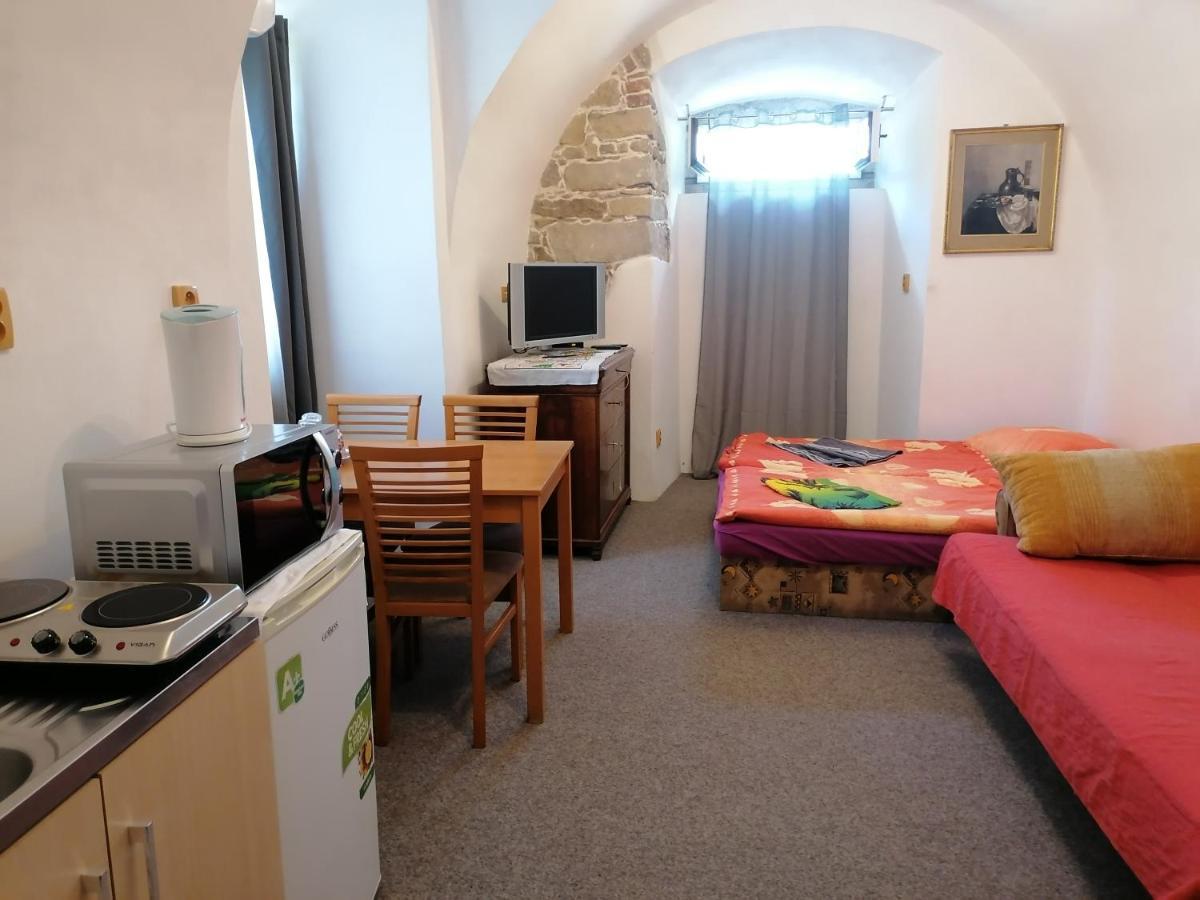 Fara Choustnikovo Hradiste Hotel Bagian luar foto