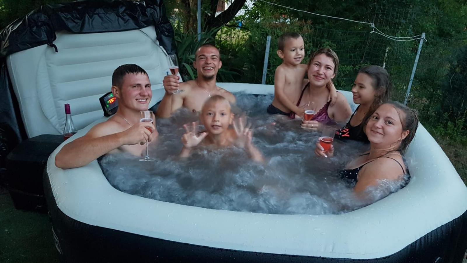 Fara Choustnikovo Hradiste Hotel Bagian luar foto